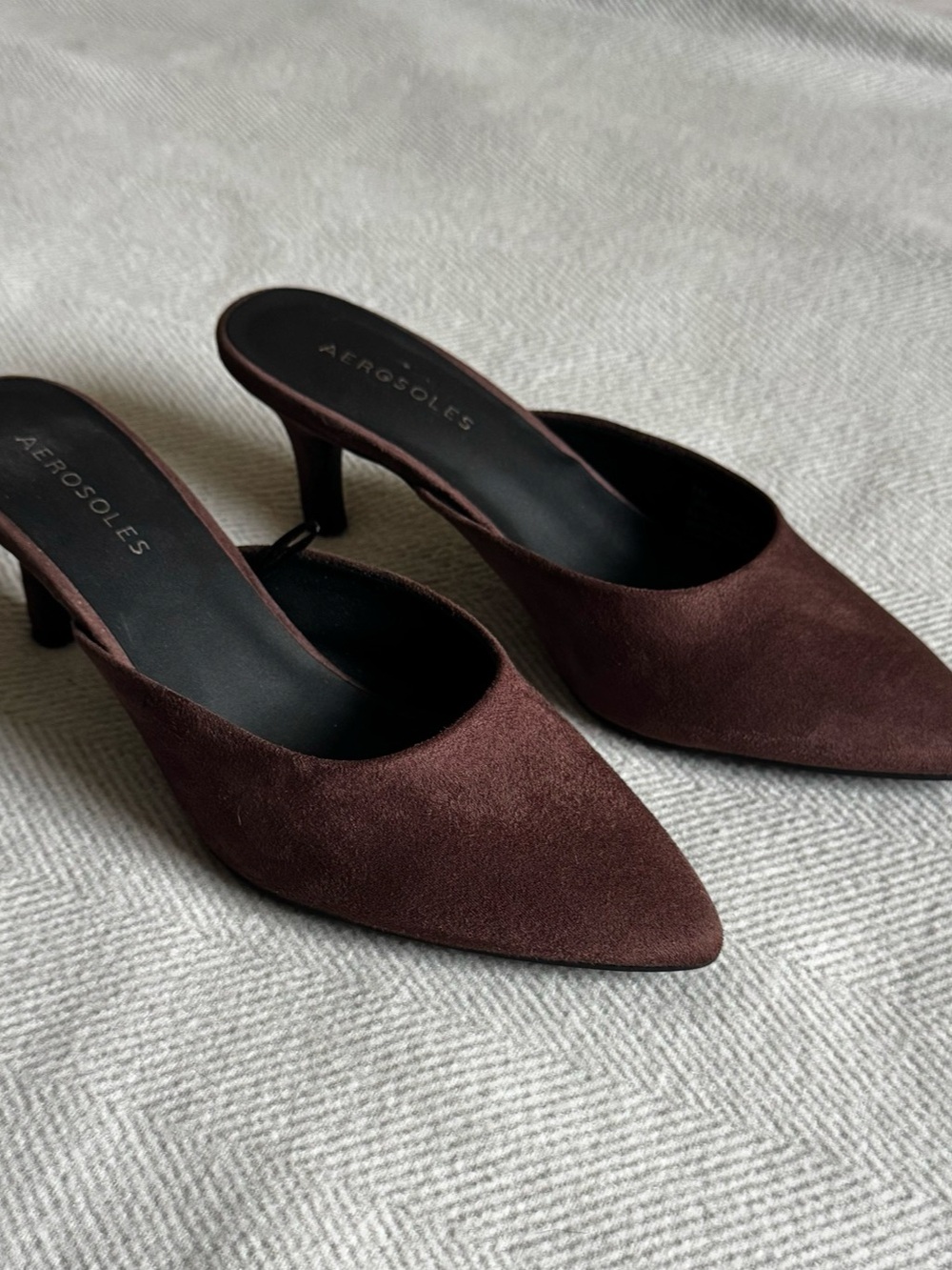 Aerosoles Chocolate Brown Suede Pointed Toe Kitten Heel Mules - Size 7